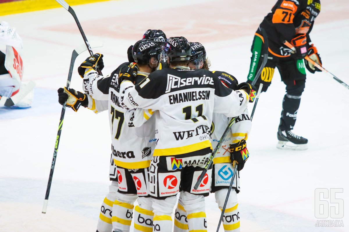 Kärpät poistui Kouvolasta vaihteeksi voittajana − erikoiset osumat  sävyttivät iltaa  - KooKoo - Kärpät - LIIGA - Otteluraportti -   - Kaikki jääkiekosta