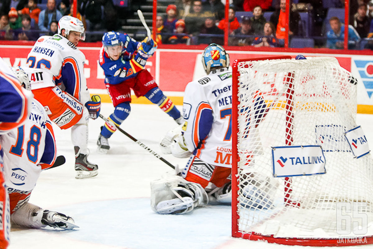 Teemu Pulkkinen tasoitti ottelun vain kahdeksan sekuntia ennen loppusummeria.