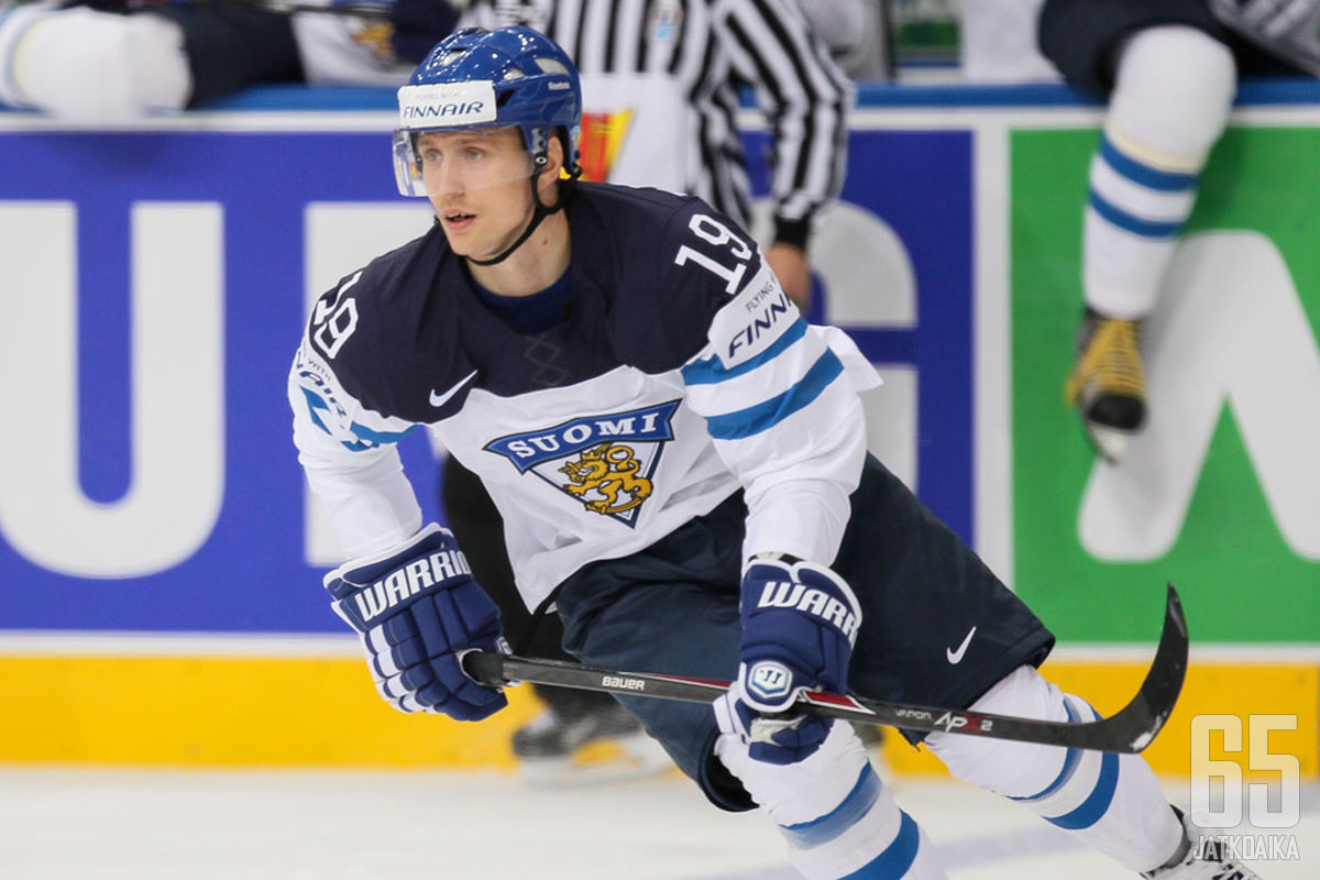 Veli-Matti Savinainen nähtiin leijonapaidassa kevään 2014 MM-kisoissa.