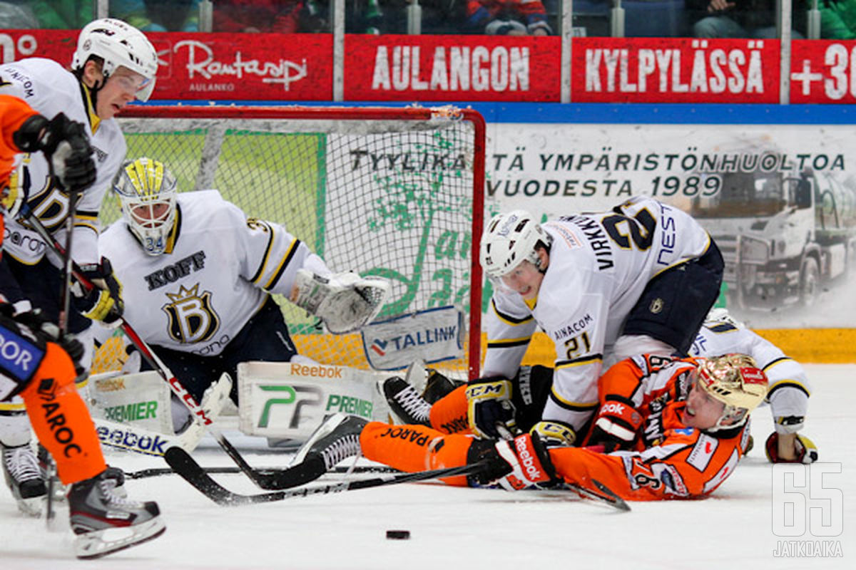 Bluesin tärkein pelaaja oli Juuso Riksman, jota HPK-hyökkääjät eivät kyenneet ohittamaan.