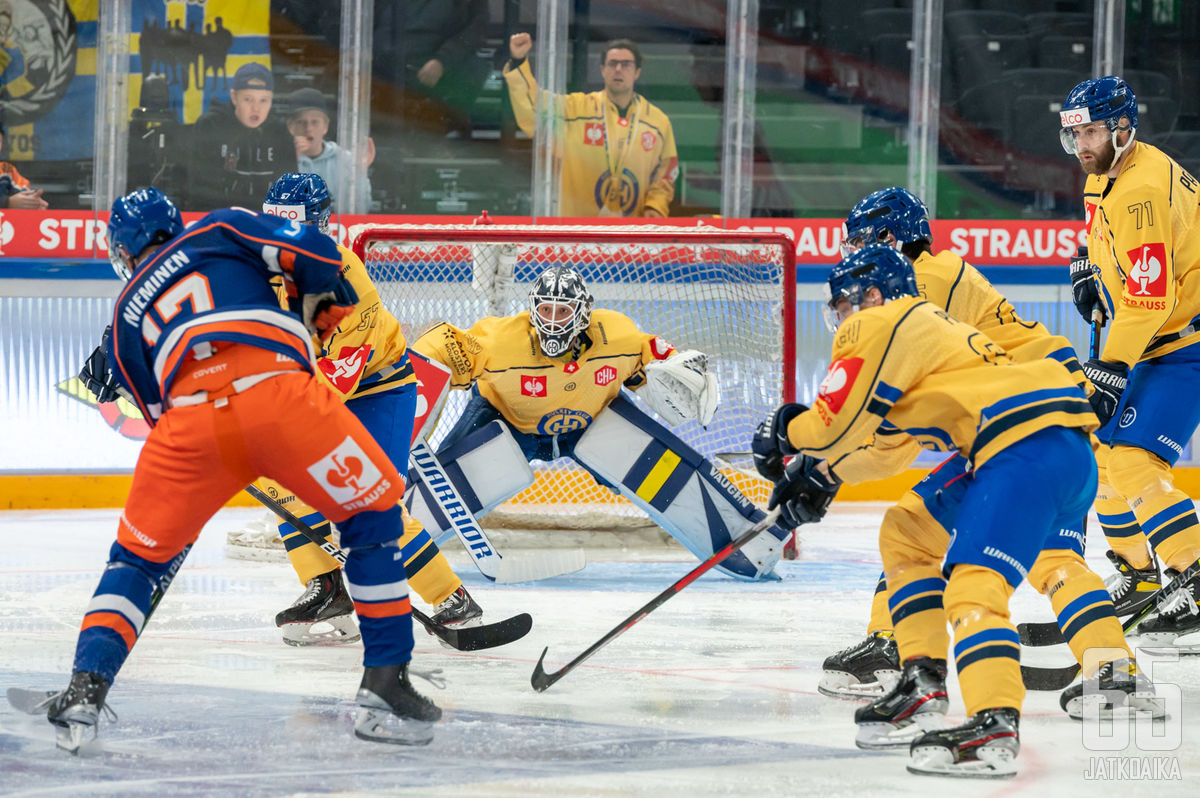 CHL-välieräpaikat jaetaan tänään: Tappara janoaa revanssia Röglestä −  Jukurien jatkosaumat ovat enää hiuksenhienot - CHL  - Uutiset -   - Kaikki jääkiekosta