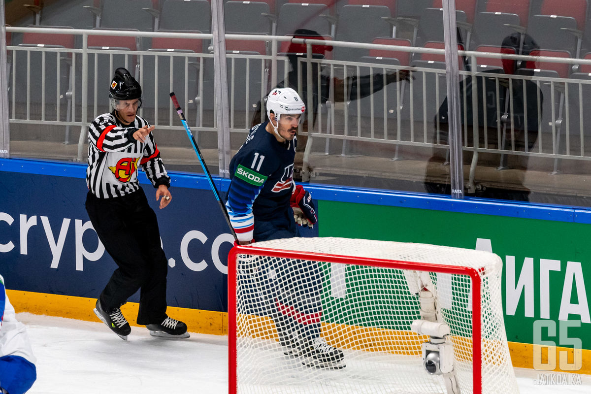 Yhdysvaltain kapteeni Brian Boyle oli ottelun näkyvimpiä hahmoja ensimmäisessä puolivälierässä.