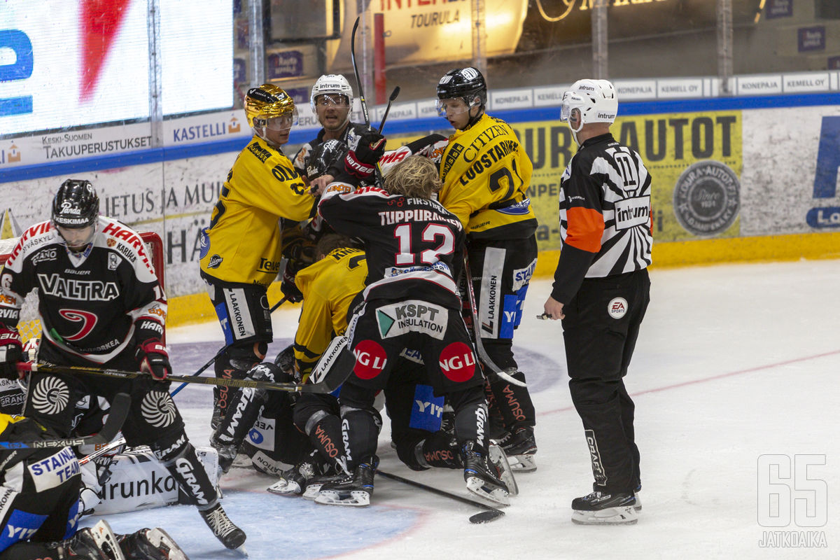 Jani Tuppurainen pelaa jälleen Eric Perrinin ketjukaverina.