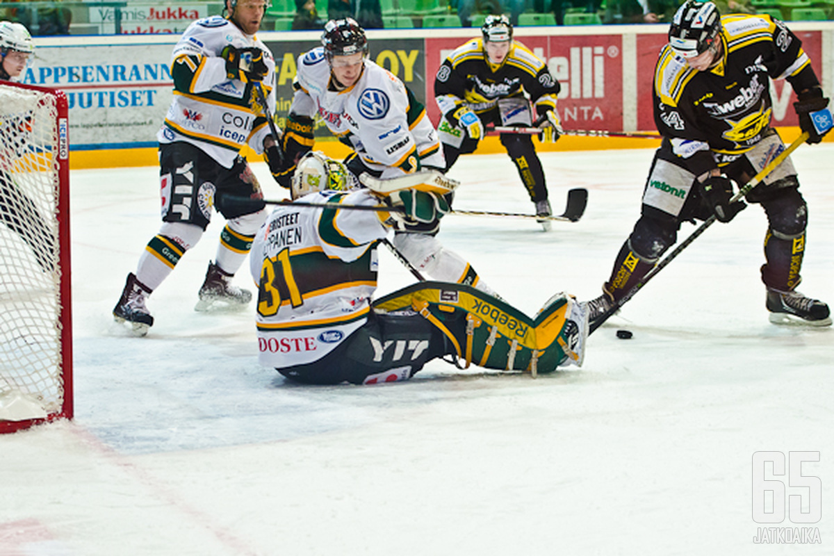 Ilveksen ensimmäinen peli joulukuun maaottelutauon jälkeen jäi SaiPaa vastaan heikkotasoiseksi. SaiPa kaatoi Ilveksen luvuin 3-2.