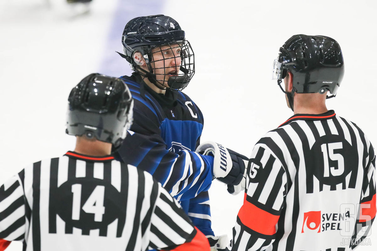 Iivari Räsänen oli viime vuonna poikien MM-kisoissa Nuorten Leijonien kapteeni.