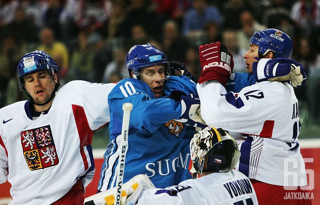 Leijonat pelasi Torinossa täydellistä jääkiekkoa, mutta finaali päättyi  hopeisiin kyyneliin  - Kaikki jääkiekosta