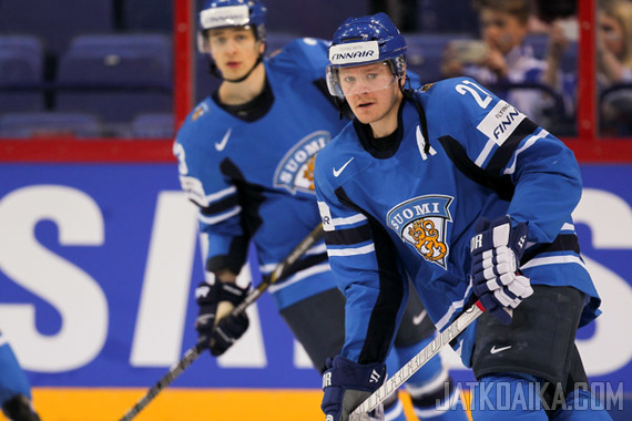 Petri Kontiola tähdittää Leijonien superketjua.