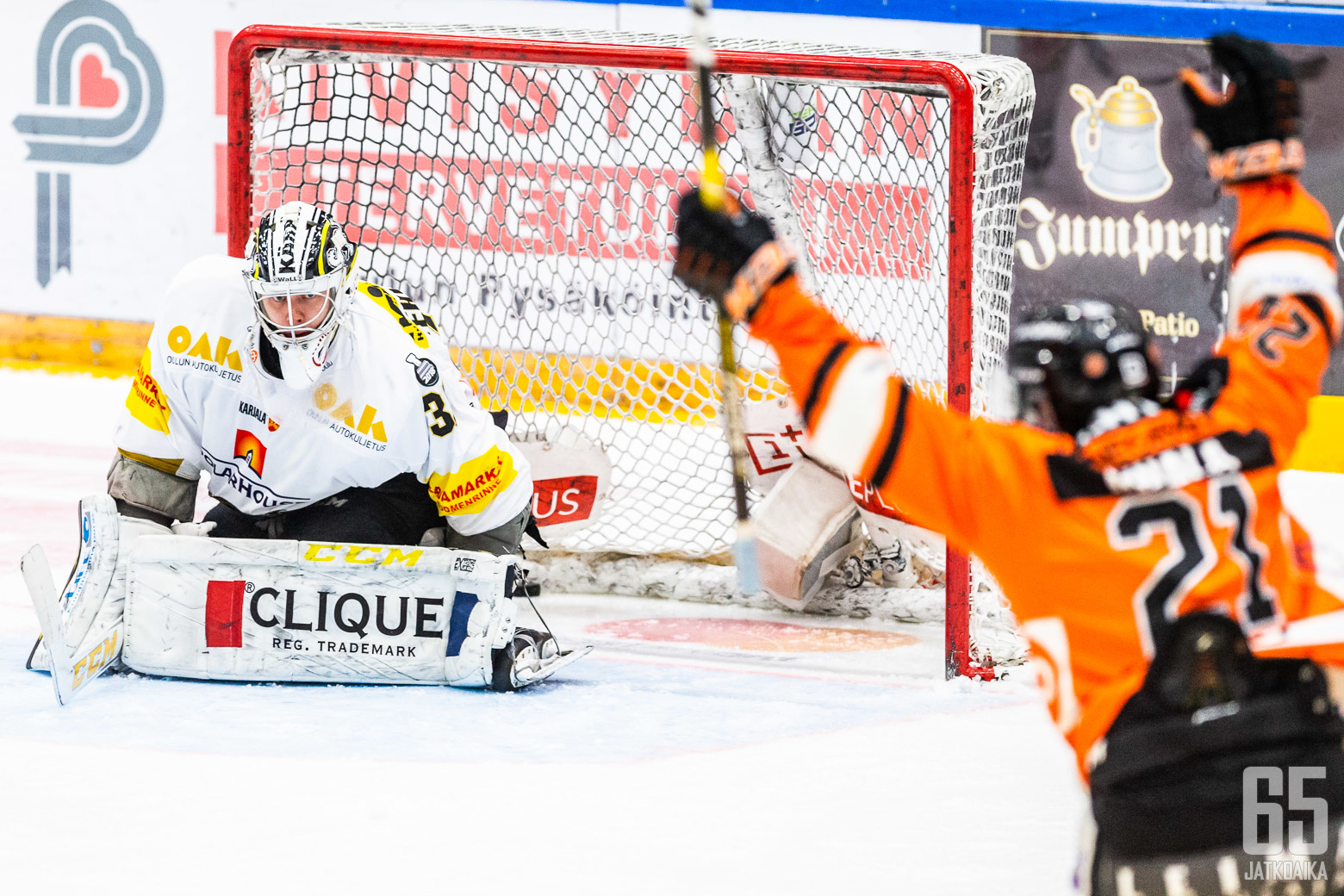 Markus Nenosen veto lipesi Vehviläisen taakse ja HPK:n mestaruusjuhlat olivat valmiina alkamaan.